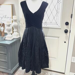 🖤 Cache Black V-Neck Embroidered A-Line Cocktail Dress – Size 10